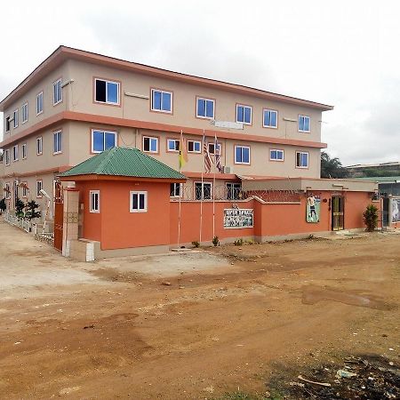 Open Space Hotel Kumasi Luaran gambar